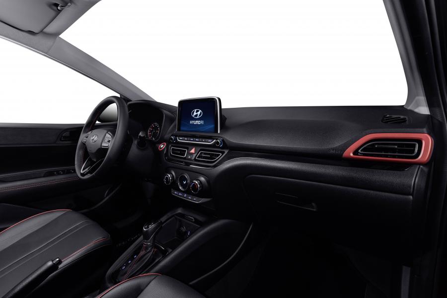 Торпедо Hyundai HB20X 2019 года  (фото 5 из 14)